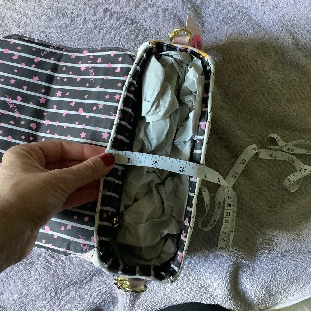 ๐๐๐ Luv Betsey by Betsey Johnson Quilted Crossbody Bag. NWT - Picture 15 of 15